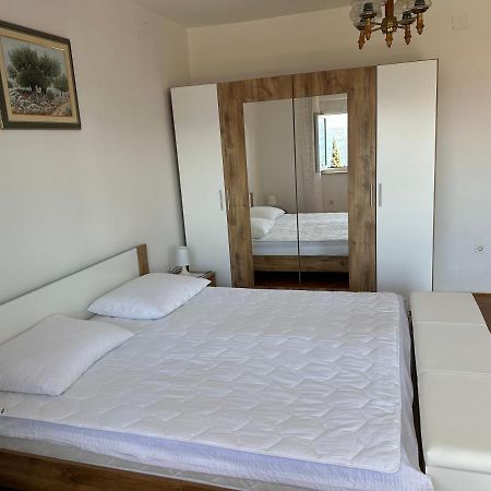 Spacious 2-Room Apartment With Beautiful Sea View ซริกเวนิซา ภายนอก รูปภาพ