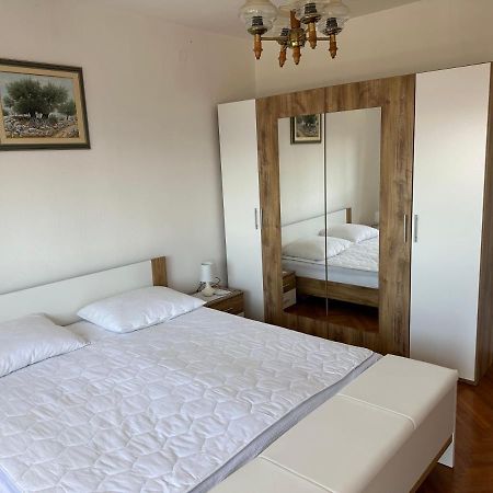 Spacious 2-Room Apartment With Beautiful Sea View ซริกเวนิซา ภายนอก รูปภาพ