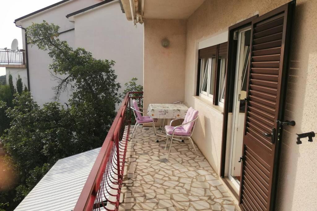 Spacious 2-Room Apartment With Beautiful Sea View ซริกเวนิซา ภายนอก รูปภาพ