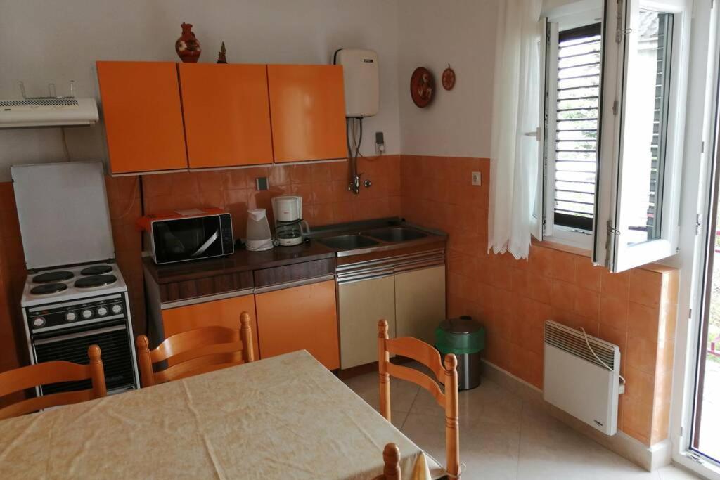 Spacious 2-Room Apartment With Beautiful Sea View ซริกเวนิซา ภายนอก รูปภาพ
