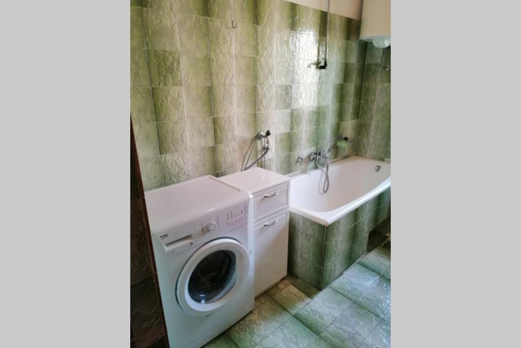 Spacious 2-Room Apartment With Beautiful Sea View ซริกเวนิซา ภายนอก รูปภาพ