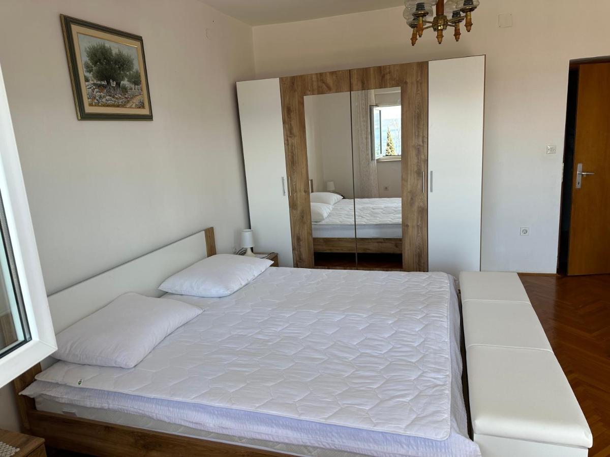 Spacious 2-Room Apartment With Beautiful Sea View ซริกเวนิซา ภายนอก รูปภาพ